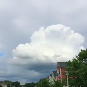 dia nublado em Americana